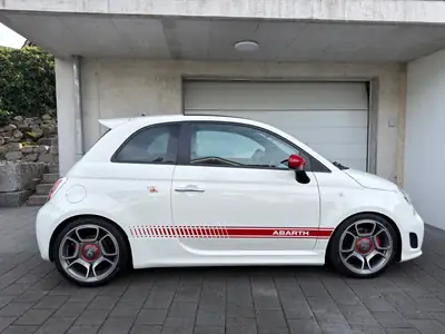 FIAT 500 Abarth 1.4 T-Jet 135 — Icône italienne sportive, état impeccable — intérieur