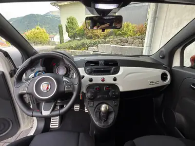 FIAT 500 Abarth 1.4 T-Jet 135 — Icône italienne sportive, état impeccable — tableau de bord