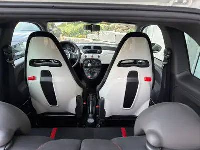 FIAT 500 Abarth 1.4 T-Jet 135 — Icône italienne sportive, état impeccable — Miniature 10