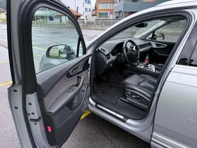 Audi Q7 3.0 V6 TDI 272 quattro — SUV premium 7 places, diesel performant — detail