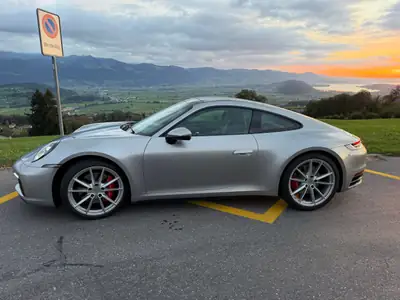 Porsche 911 Carrera S 3.0 PDK — Coupé sportif haute performance, 9'500 km seulement — Seitenansicht