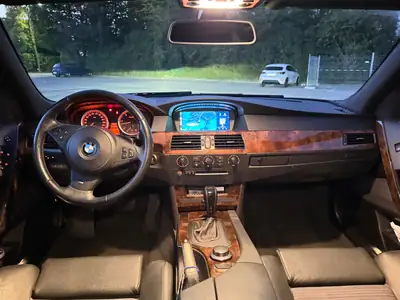 BMW 530d Touring — Break diesel robuste, moteur M57 légendaire, 151 000 km — vista posteriore