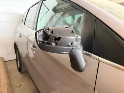 Ford Kuga 2.0 TDCi Titanium 4WD — SUV robuste, moteur neuf, prêt à l'export — côté