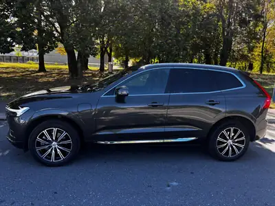 Volvo XC60 2.0 T6 Inscription eAWD — SUV hybride rechargeable, 95'000 km, sans sinistre — exterior view
