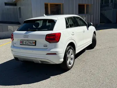 Audi Q2 2.0 TFSI Sport quattro — SUV compact dynamique, moteur 190 ch — vista posteriore