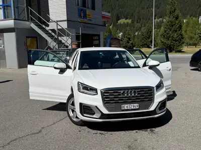 Audi Q2 2.0 TFSI Sport quattro — SUV compact dynamique, moteur 190 ch — cruscotto