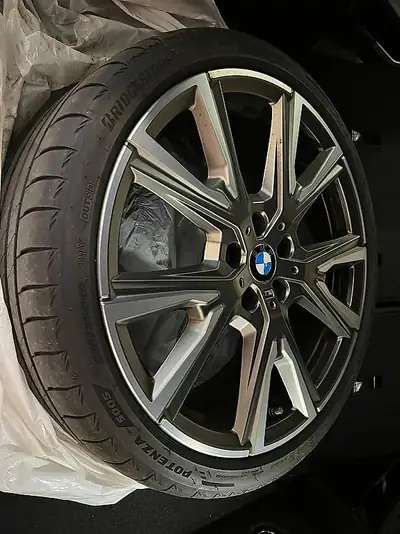 BMW 1er M — Performance compacte 305 ch, design sportif vert unique — cruscotto