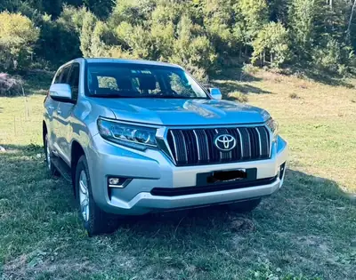 Toyota Land Cruiser 2.8 D 177 Comfort — SUV robuste, faible kilométrage, sans sinistre — Miniatura 8