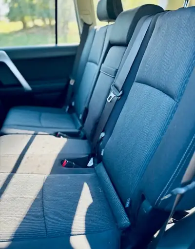 Toyota Land Cruiser 2.8 D 177 Comfort — SUV robuste, faible kilométrage, sans sinistre — Miniatura 12