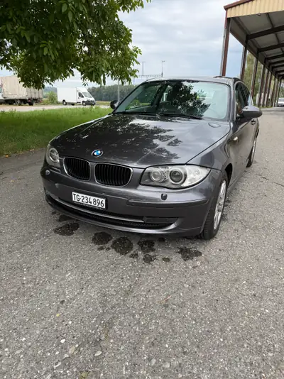 BMW 120i — Berline compacte dynamique, 170 ch et très bien entretenue — vista esterna