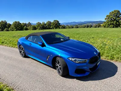 BMW 840i xDrive Cabriolet — Élégance décapotable, 340 ch et traction intégrale — côté