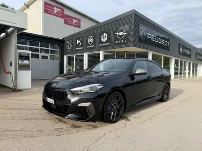 BMW M235i xDrive — Berline sportive compacte, 306 ch et transmission intégrale — vue extérieure