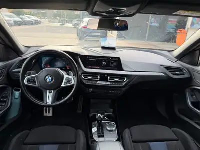 BMW M235i xDrive — Berline sportive compacte, 306 ch et transmission intégrale — Miniature 9
