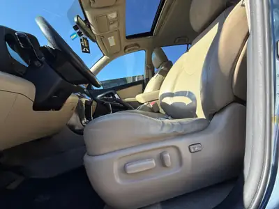 Toyota RAV-4 2.2D-CAT Linea Sol Premium — SUV fiable, boîte auto, 384 000 km attestés — Thumbnail 9
