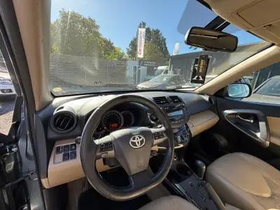 Toyota RAV-4 2.2D-CAT Linea Sol Premium — SUV fiable, boîte auto, 384 000 km attestés — Thumbnail 12