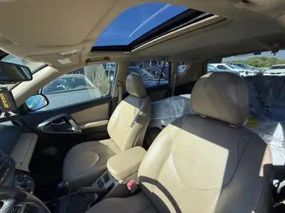 Toyota RAV-4 2.2D-CAT Linea Sol Premium — SUV fiable, boîte auto, 384 000 km attestés — Thumbnail 11