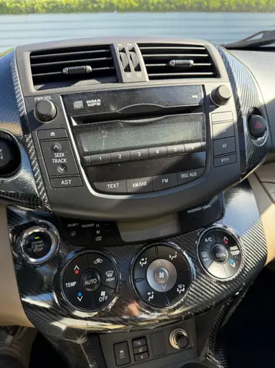 Toyota RAV-4 2.2D-CAT Linea Sol Premium — SUV fiable, boîte auto, 384 000 km attestés — Thumbnail 13