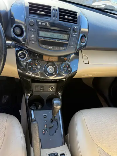 Toyota RAV-4 2.2D-CAT Linea Sol Premium — SUV fiable, boîte auto, 384 000 km attestés — Thumbnail 15