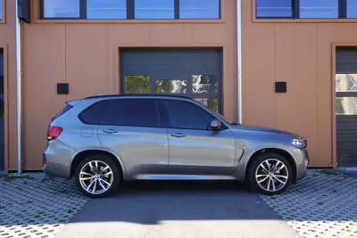 BMW X5 xDrive 40d — SUV premium diesel, Pack M et équipements haut de gamme — Innenraum