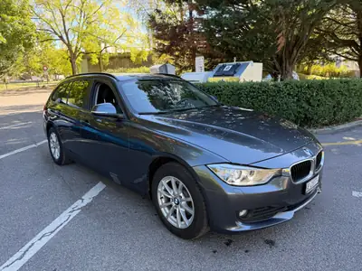 BMW 320d xDrive Touring — Break diesel performant, première main suisse — dashboard