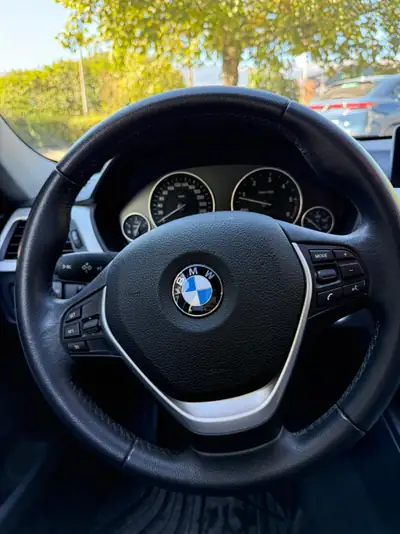 BMW 320d xDrive Touring — Break diesel performant, première main suisse — Thumbnail 10