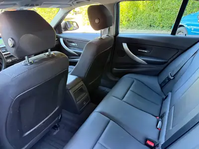 BMW 320d xDrive Touring — Break diesel performant, première main suisse — Thumbnail 11
