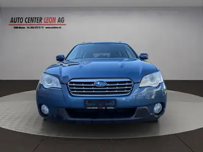 Subaru Outback 2.5i AWD — Break routier polyvalent, traction intégrale permanente — vue extérieure