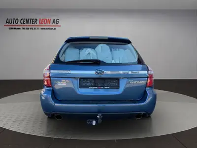 Subaru Outback 2.5i AWD — Break routier polyvalent, traction intégrale permanente — tableau de bord