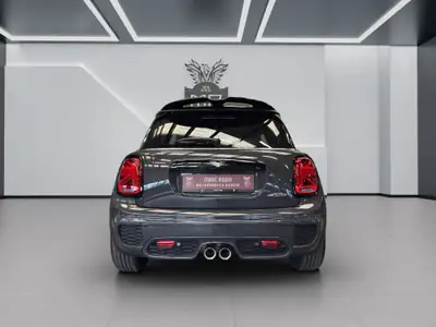 MINI Cooper John Cooper Works Steptronic — Sportive compacte 231 ch, kilométrage réduit — dashboard