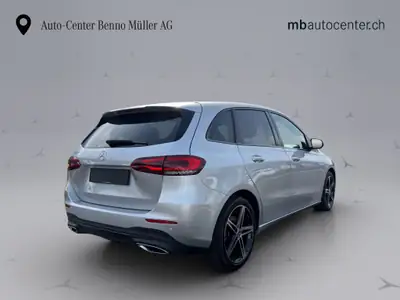Mercedes-Benz Classe B 200 Night Star — Citadine premium 163 ch, 69 000 km — tableau de bord