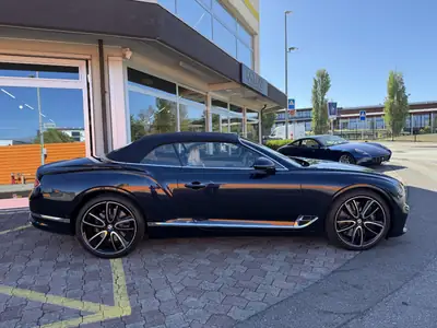 Bentley Continental GTC 6.0 W12 — Cabriolet de luxe, 635 ch, historique sans sinistre — détail