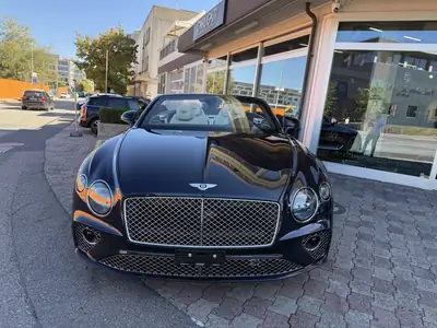 Bentley Continental GTC 6.0 W12 — Cabriolet de luxe, 635 ch, historique sans sinistre — intérieur