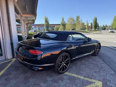 Bentley Continental GTC 6.0 W12 — Cabriolet de luxe, 635 ch, historique sans sinistre — Miniature 8