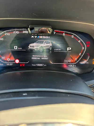 BMW X7 M50i — SUV 7 places haute performance, 530 ch et transmission intégrale — tableau de bord