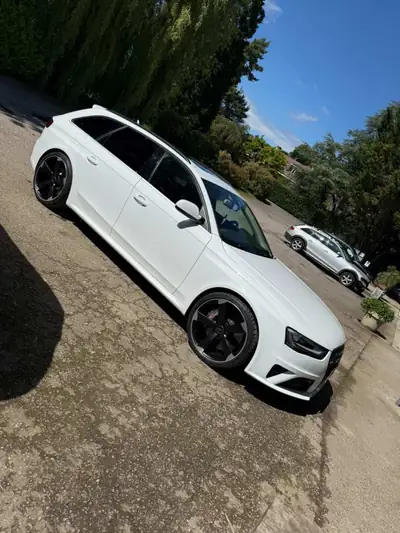 Audi RS4 4.2 V8 FSI Quattro — Break sportif 450 ch, peu kilométré — vue extérieure