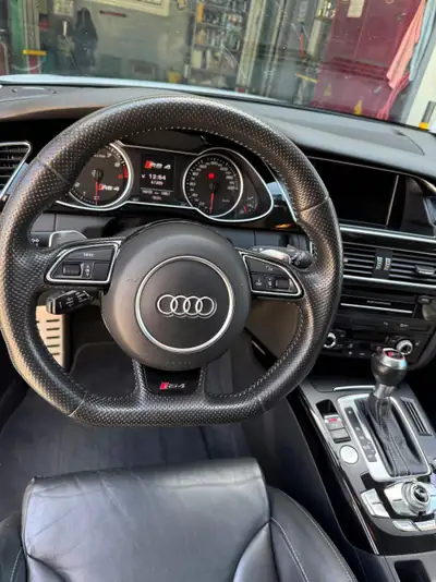 Audi RS4 4.2 V8 FSI Quattro — Break sportif 450 ch, peu kilométré — intérieur