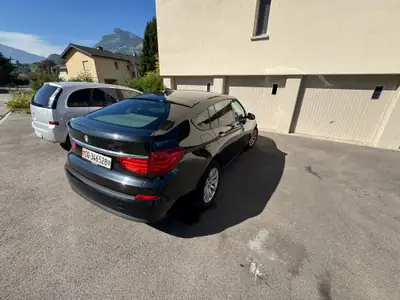 BMW 530 Gran Turismo 530d xDrive — Prestige et polyvalence, moteur diesel performant — côté