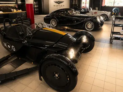 Morgan 4/4 — Cabriolet britannique de légende, 258 ch et seulement 15 900 km — Thumbnail 11