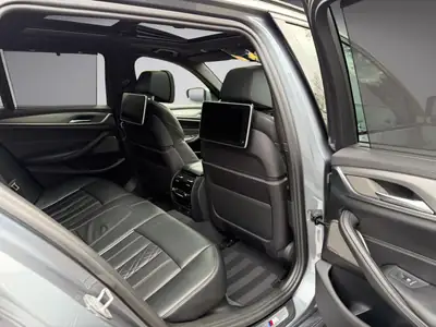 BMW 540i xDrive Touring M Sport — Break élégant, 340 ch et équipement premium — Miniature 11