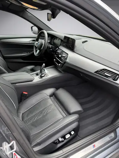 BMW 540i xDrive Touring M Sport — Break élégant, 340 ch et équipement premium — Miniature 14