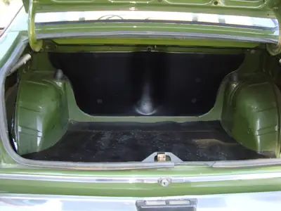 Fiat 128 Sport Coupé 1973 — Classique italien authentique, kilométrage modéré — intérieur