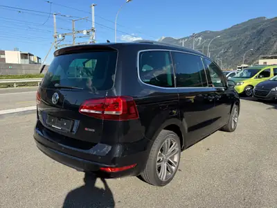 VW Sharan 2.0 TDI Highline 4Motion — Monospace 7 places, automatique, services à jour — side view