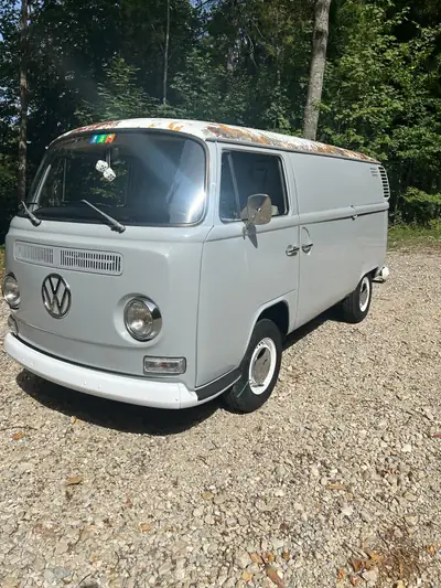 VW T2 T2a Fourgon 1972 — Légende du van aménagé, 60'000 km authentiques — vue extérieure