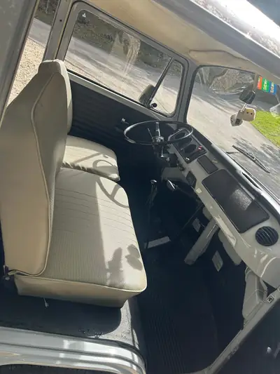 VW T2 T2a Fourgon 1972 — Légende du van aménagé, 60'000 km authentiques — Miniature 9