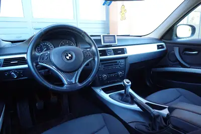 BMW 320d — Berline diesel fiable, équipée GPS et régulateur, homologuée CH — Miniatura 13