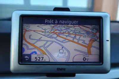 BMW 320d — Berline diesel fiable, équipée GPS et régulateur, homologuée CH — Miniatura 19