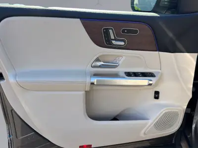 Mercedes-Benz GLB 250 — SUV 7 places diesel, 4matic robuste et économe — Miniature 15