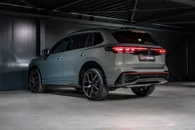 VW Tiguan 2.0 TSI R-Line 4Motion — SUV performant, cuir intégral, toit panoramique — Thumbnail 8