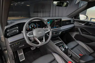 VW Tiguan 2.0 TSI R-Line 4Motion — SUV performant, cuir intégral, toit panoramique — Thumbnail 13