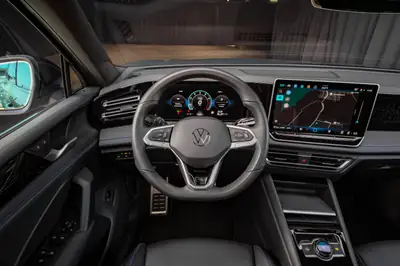VW Tiguan 2.0 TSI R-Line 4Motion — SUV performant, cuir intégral, toit panoramique — Thumbnail 16